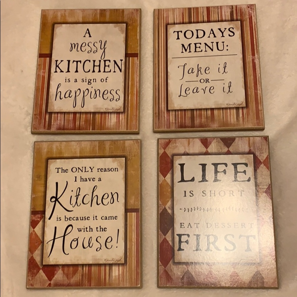4 hanging decor